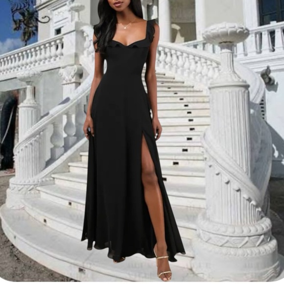 Lulus Dresses & Skirts - NWT Lulus M black ruffled side slit maxi dress